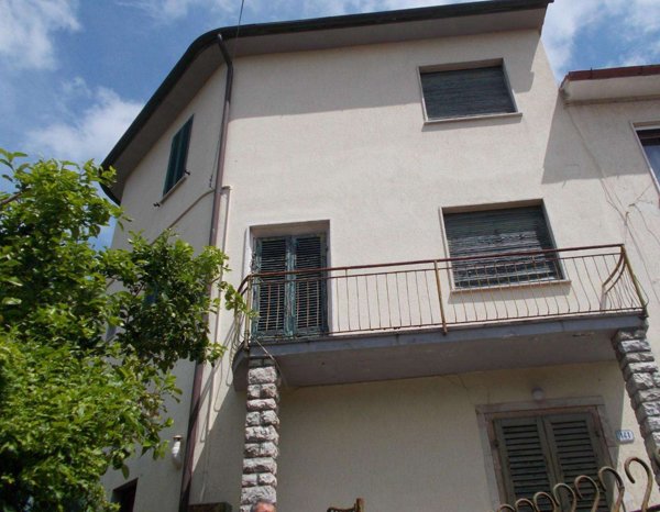 intera palazzina in vendita a Vecchiano in zona Filettole