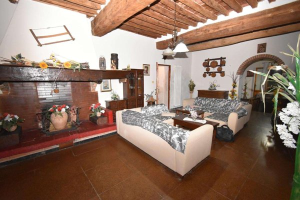 intera palazzina in vendita a Vecchiano in zona Nodica
