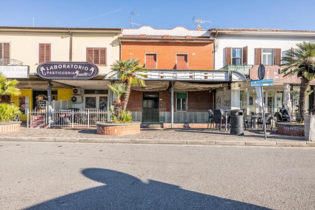 negozio in vendita a Vecchiano