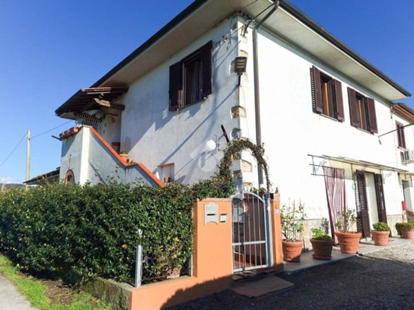 casa indipendente in vendita a Vecchiano in zona Nodica