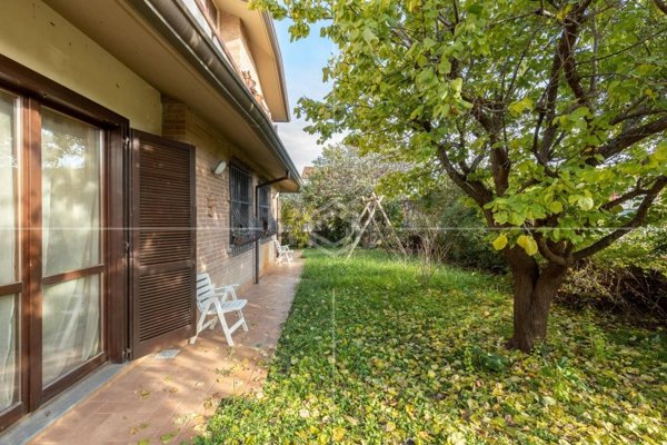 casa indipendente in vendita a Vecchiano