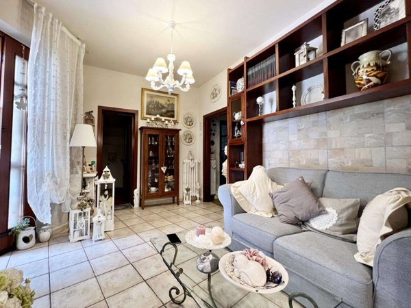 casa indipendente in vendita a Vecchiano