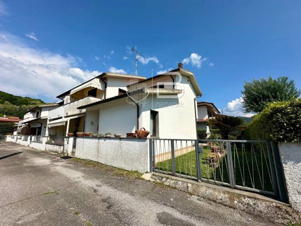 casa indipendente in vendita a Vecchiano in zona Filettole