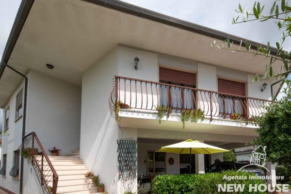 casa indipendente in vendita a Vecchiano in zona Nodica