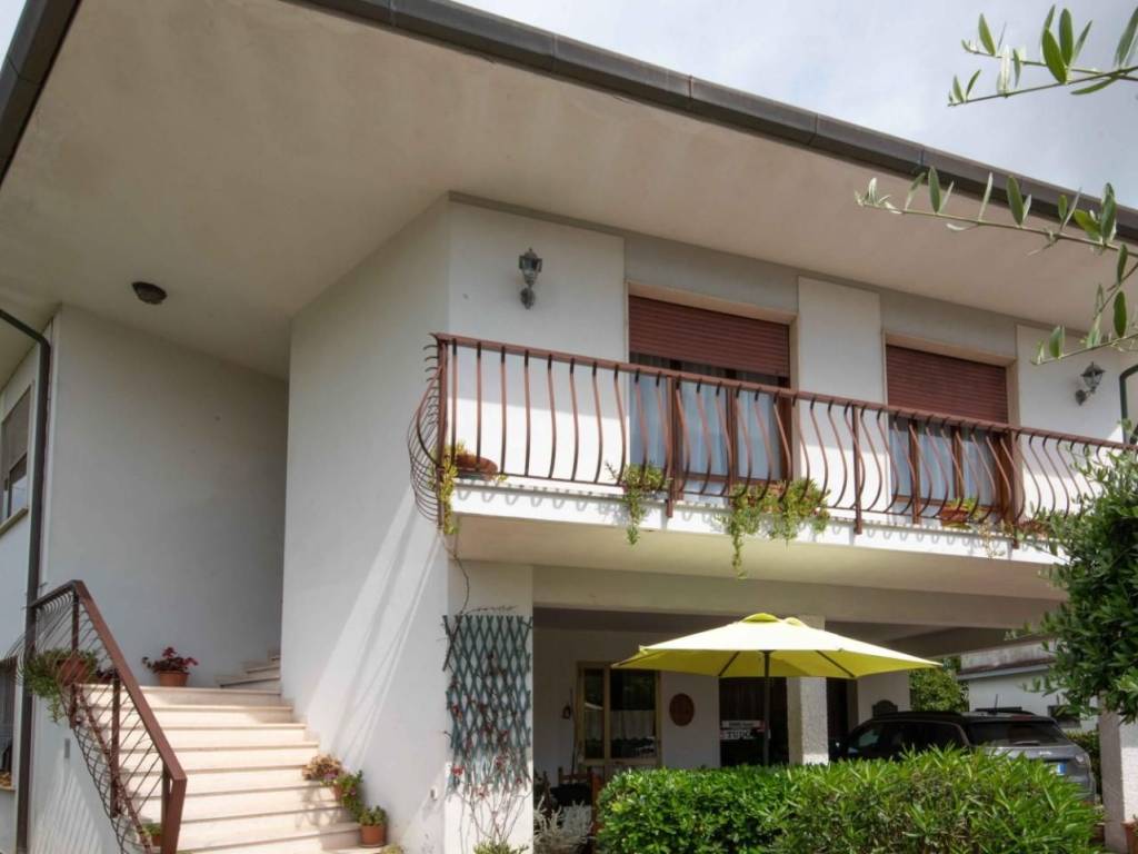 casa indipendente in vendita a Vecchiano in zona Nodica