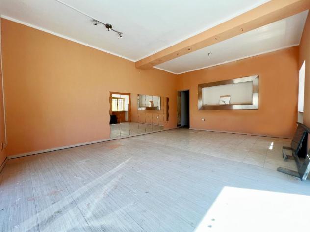 negozio in vendita a Vecchiano