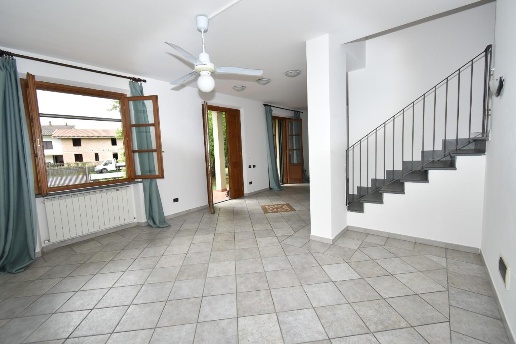 casa indipendente in vendita a Vecchiano in zona Avane