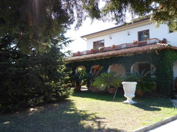 casa indipendente in vendita a Vecchiano