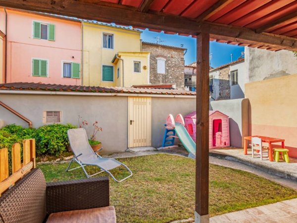 casa indipendente in vendita a Vecchiano in zona Nodica