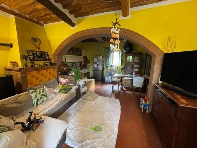 intera palazzina in vendita a Vecchiano