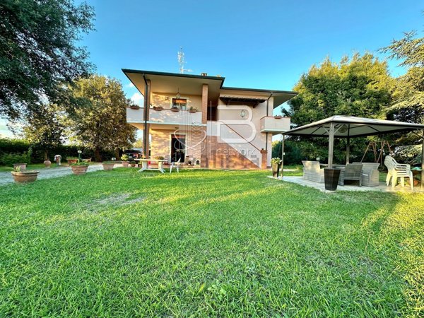 casa indipendente in vendita a Vecchiano