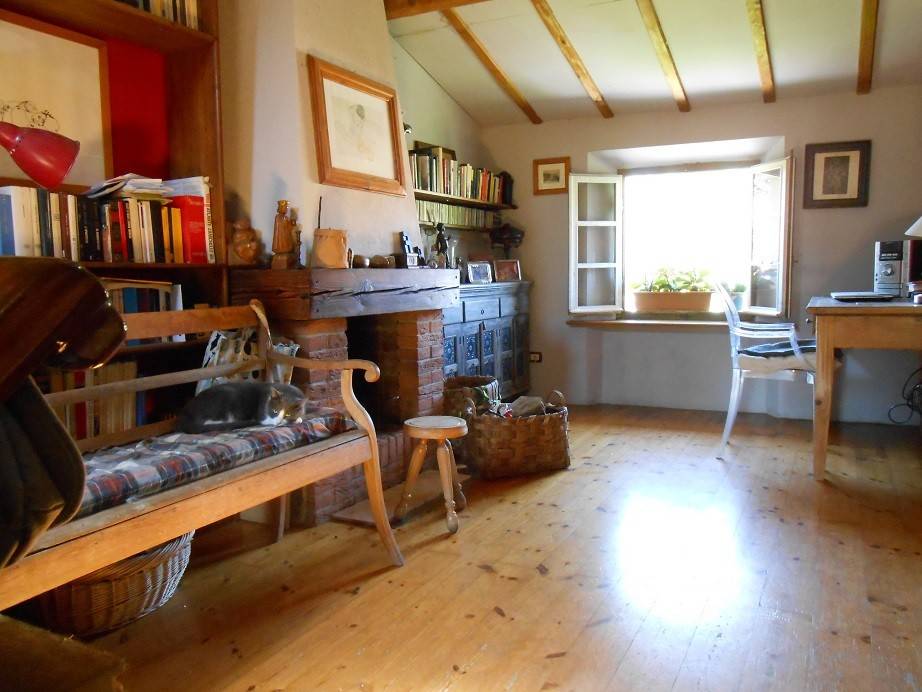 casa indipendente in vendita a Vecchiano in zona Avane