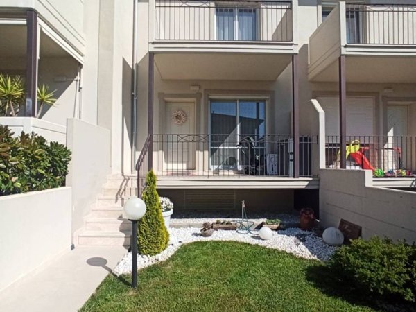 casa indipendente in vendita a Vecchiano in zona Nodica