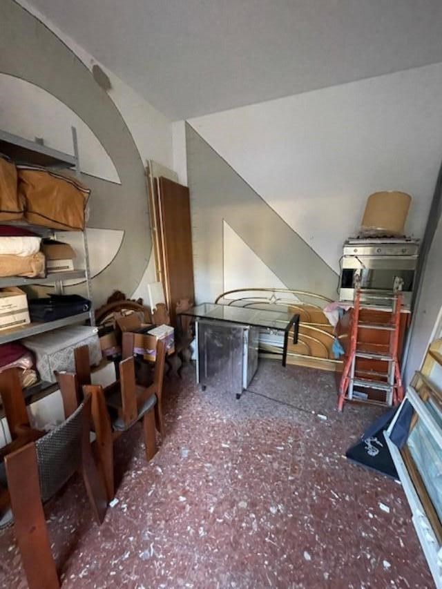 locale di sgombero in vendita a Vecchiano in zona Filettole