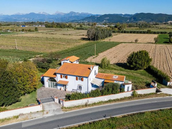 casa indipendente in vendita a Vecchiano in zona Nodica