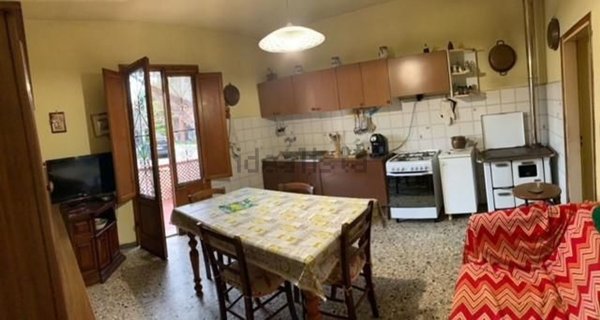 casa indipendente in vendita a Vecchiano in zona Avane