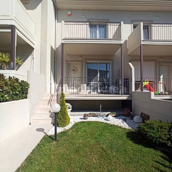 casa indipendente in vendita a Vecchiano