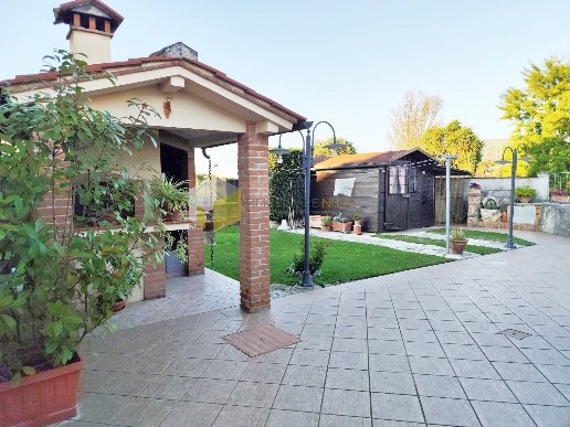 casa indipendente in vendita a Vecchiano in zona Nodica