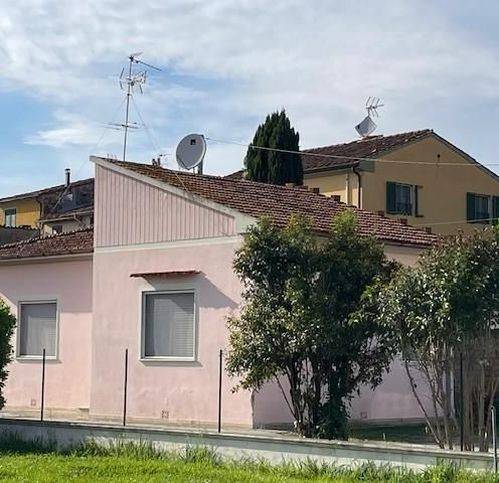 casa indipendente in vendita a Vecchiano