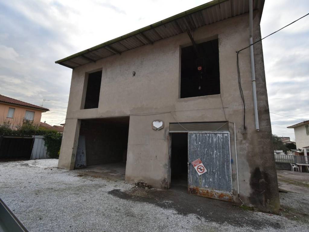 casa indipendente in vendita a Vecchiano in zona Nodica