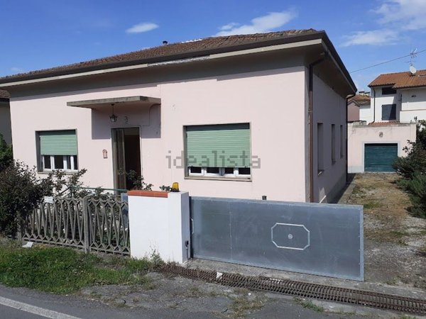 casa indipendente in vendita a Vecchiano