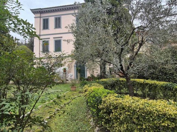locale di sgombero in vendita a Vecchiano in zona Filettole