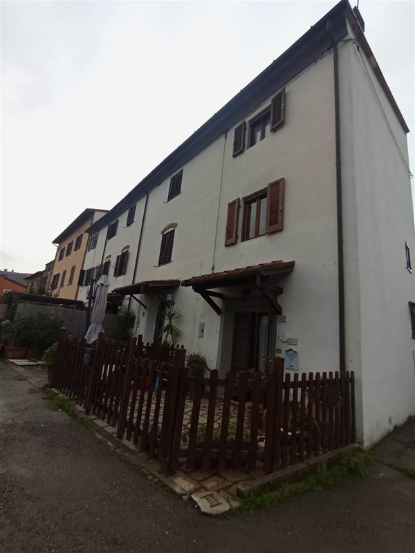 casa indipendente in vendita a Vecchiano in zona Avane