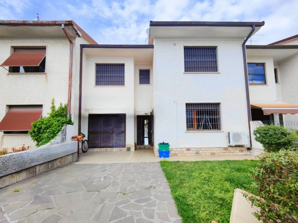 casa indipendente in vendita a Vecchiano in zona Nodica