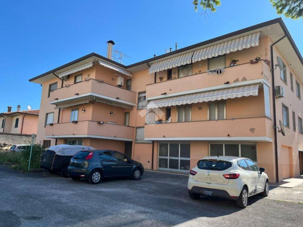 appartamento in vendita a Vecchiano in zona Nodica