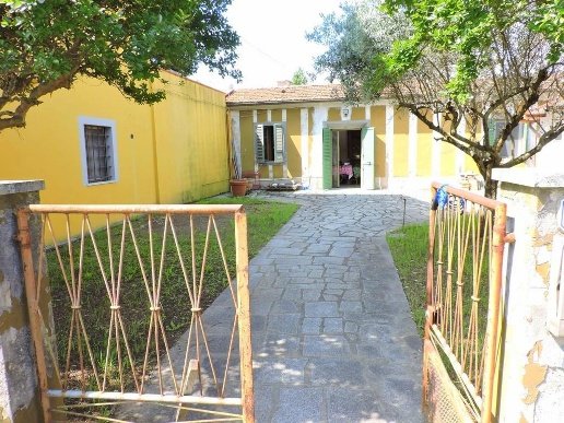 casa indipendente in vendita a Vecchiano in zona Avane