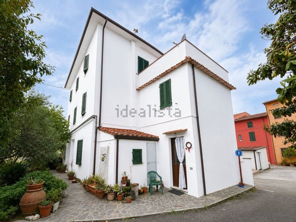 casa indipendente in vendita a Vecchiano in zona Avane
