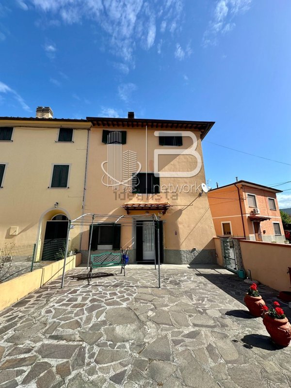 casa indipendente in vendita a Vecchiano
