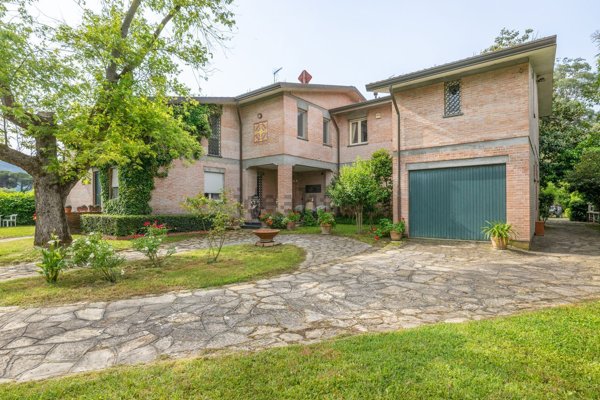 casa indipendente in vendita a Vecchiano in zona Avane