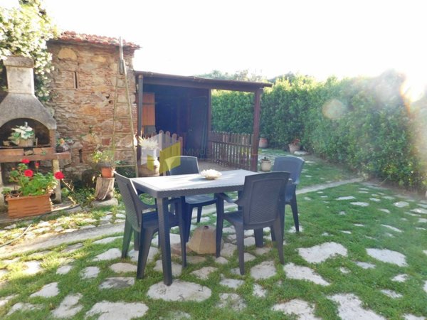 casa indipendente in vendita a Vecchiano in zona Nodica