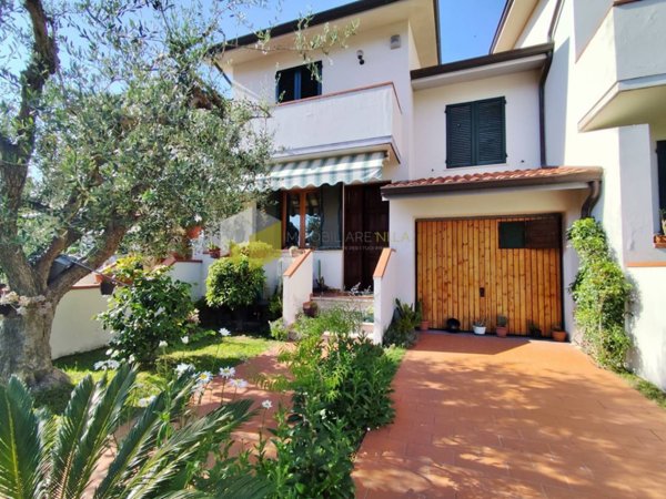 casa indipendente in vendita a Vecchiano in zona Migliarino Pisano