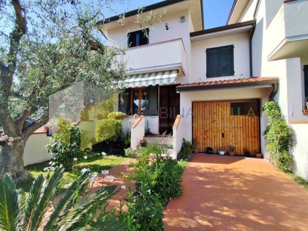 casa indipendente in vendita a Vecchiano in zona Migliarino Pisano