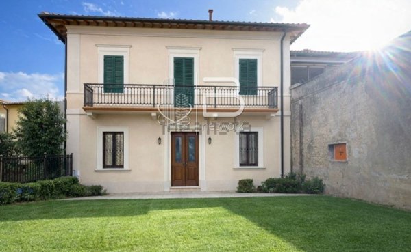 casa indipendente in vendita a Vecchiano in zona Migliarino Pisano