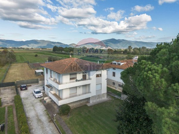 casa indipendente in vendita a Vecchiano in zona Migliarino Pisano
