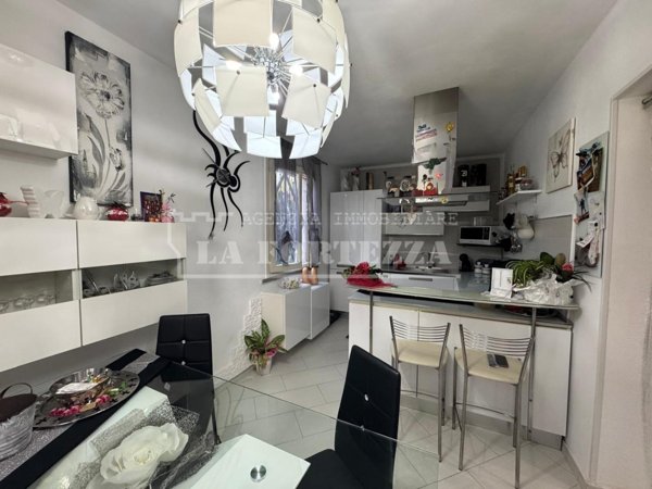 casa indipendente in vendita a Vecchiano in zona Migliarino Pisano