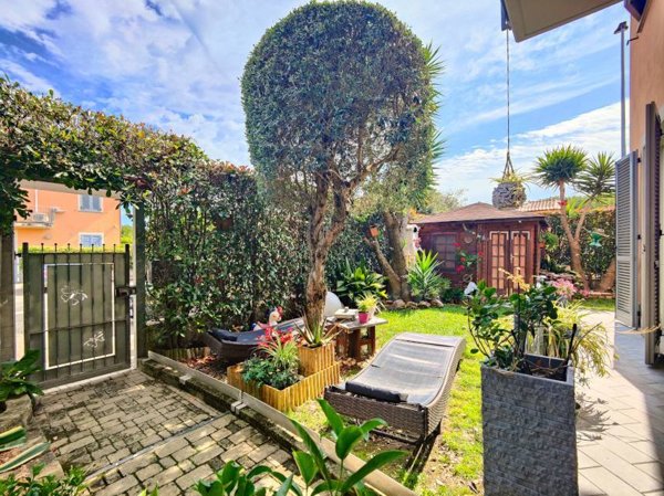 casa indipendente in vendita a Vecchiano in zona Migliarino Pisano