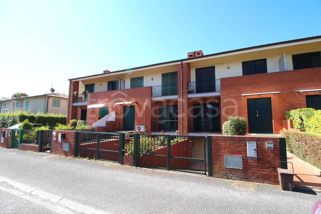 casa indipendente in vendita a Vecchiano in zona Migliarino Pisano