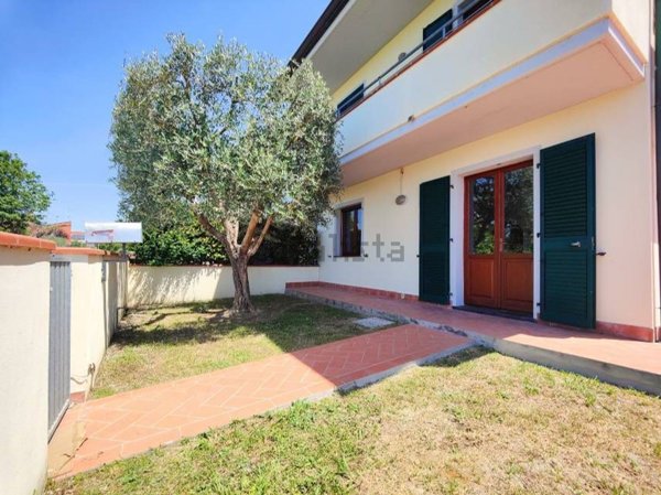 casa indipendente in vendita a Vecchiano in zona Migliarino Pisano
