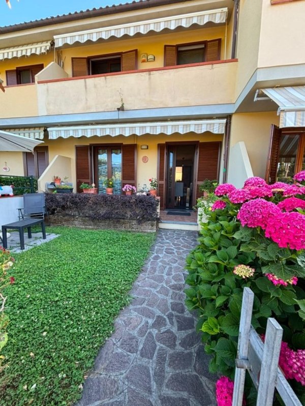 casa indipendente in vendita a Vecchiano