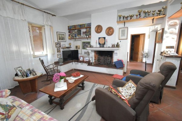 intera palazzina in vendita a Vecchiano