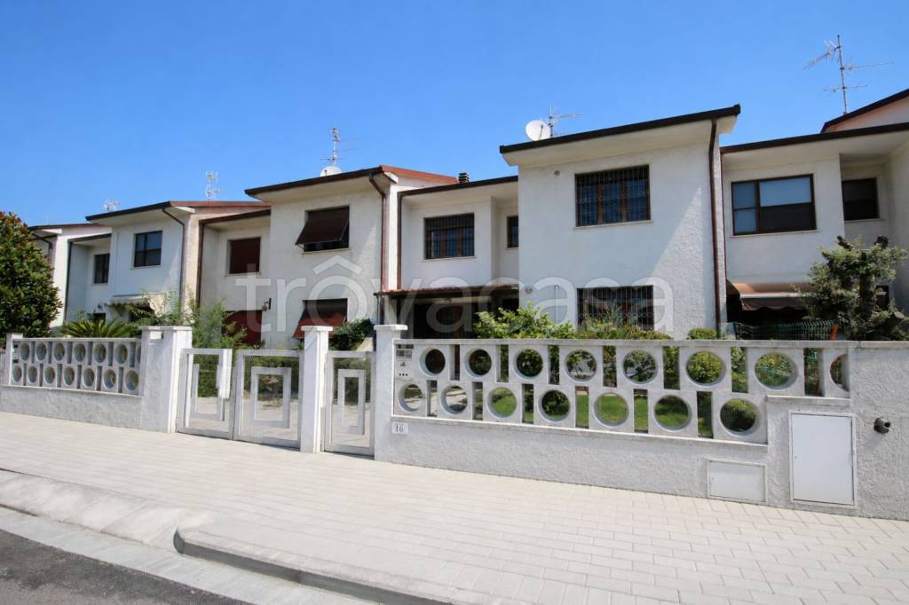 casa indipendente in vendita a Vecchiano in zona Nodica