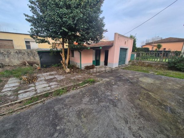casa indipendente in vendita a Vecchiano in zona Migliarino Pisano