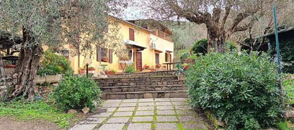 casa indipendente in vendita a Vicopisano in zona Uliveto Terme