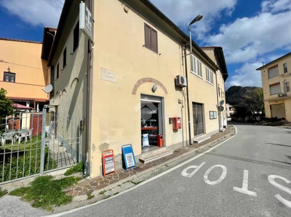 negozio in vendita a Vicopisano in zona San Giovanni alla Vena