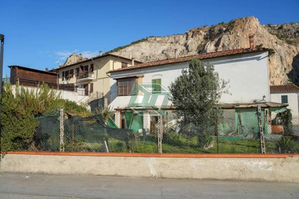 casa indipendente in vendita a Vicopisano in zona Uliveto Terme