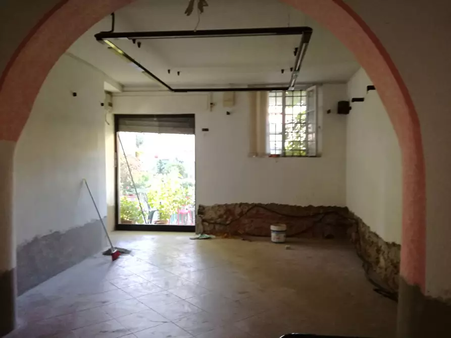 negozio in vendita a Vicopisano
